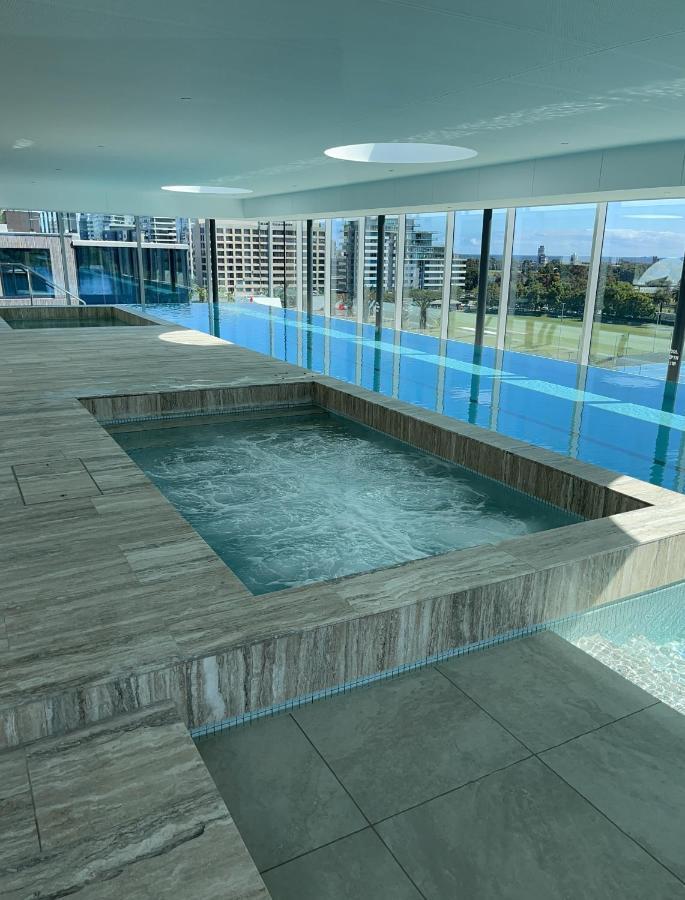 The Fawkner Apartment Bay-View Pool/Gym Free Parking Мельбурн Экстерьер фото